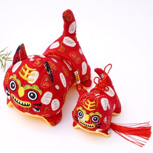 小老虎刺绣中国风花布虎布老虎玩偶传统工艺民间布偶公仔娃娃喜庆