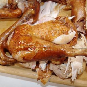 芥末鸡潍坊山东潍坊特产特色潍县芥末鸡扒鸡烧鸡整鸡卤味熟食小吃