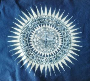 蜡染布小方布铜鼓纹非遗技艺布艺拼接装裱杯垫餐垫板蓝根植物染色