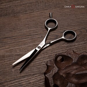 新品进口ohka构akuraa花剪刀樱550结s平剪锯q齿点剪5.5寸美发剪