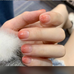 甜美浅粉色渐变穿戴美甲短款百搭假指甲贴片学生通勤