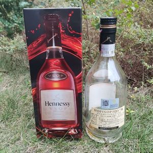 4斤装轩威vsop高档原装空瓶带盒,700ml洋酒瓶收藏摆件(二手)