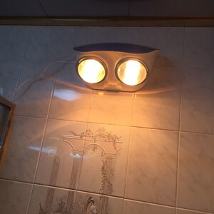 洗澡间暖灯取暖家用