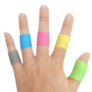 通用护指套篮球硅胶指套羽毛球手指保护套网球防滑指环无缝超薄