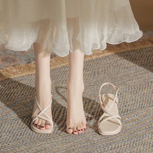 白色法式仙女风细带高跟罗马鞋2024年新款凉鞋女夏季外穿时尚粗跟