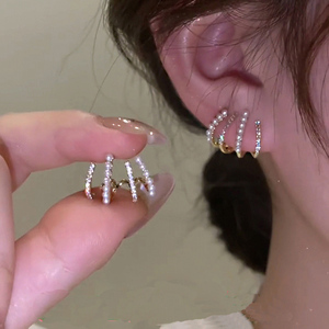 四爪珍珠耳环2023年新款潮小众设计感高级耳钉女纯银时尚气质耳饰