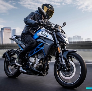 春风nk150街车电喷水冷赛道sr250机车春风小狒狒st125摩托车跑车