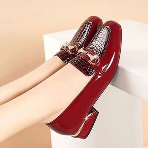 高档女士时尚红色新款皮鞋  粗跟四季鞋漆皮圆头舒适亮皮防滑女鞋