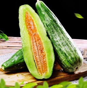 爱心帮农助农羊角蜜瓜头茬山东省新鲜现货玻璃翠甜瓜洋角密脆香酥