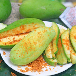 云南临沧永德生芒果青芒生吃芒果酸芒果新鲜现摘酸爽送辣椒面蘸料