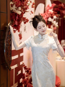 新中式敬酒服新娘订婚礼服裙高端轻奢小众白色立领改良旗袍连衣裙