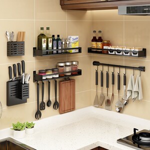厨房置物架壁挂式免打孔调味料用品家用大全多功能刀架钩架收纳架