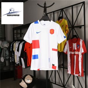 北京哪里可以买到印号的尤文球衣_哪里可以买到艾弗森正品球衣_在哪可以买到正版足球球衣