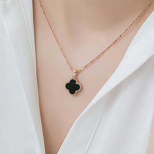 周大福焕美18k玫瑰金幸运四叶草项链女彩金轻奢小众吊坠生日礼物