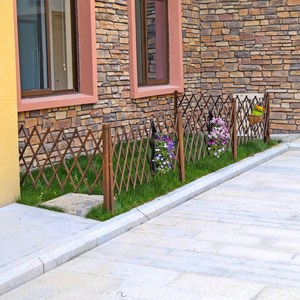 户外防腐木栅栏爬藤花架庭院装饰碳化木篱笆花园菜地围栏伸缩网格