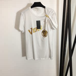 瓦萨琪t恤22春夏新品烫金字母印花美杜莎金属纽结小心机短袖上衣