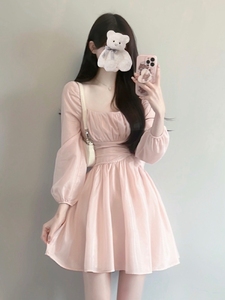 茶歇法式小香风方领长袖粉色连衣裙女春夏独特超好看泡泡袖公主裙