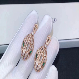 宝格丽蛇头耳钉