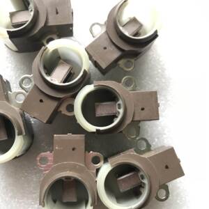 丰田凯美瑞发电机碳刷