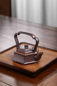 宜兴紫砂名家王小军全手工作品中式复古六方提樑龙骨金沙350cc