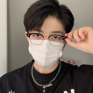 文艺眼镜男无度数