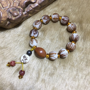 白玉菩提手串雕刻莲花