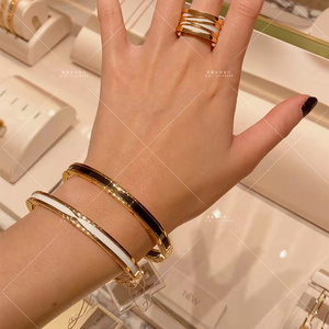 宝格丽手镯女蛇头