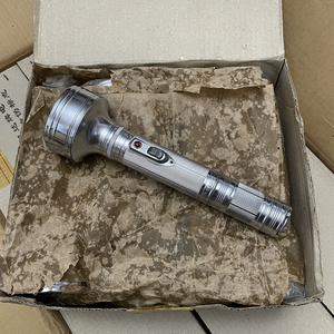 虎头牌老式手电筒3节1号家用怀旧道具学生老电棒儿暖光学生柔光