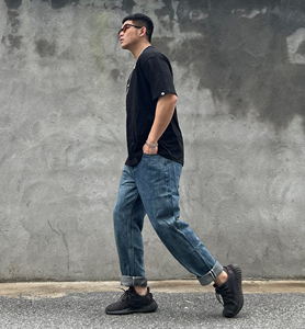 夏秋季搭配椰子yeezy350黑天使的裤水洗做旧直筒宽松深蓝色牛仔裤