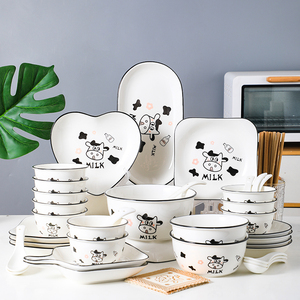 2-4人用碗碟套装家用陶瓷餐具日式奶牛碗盘卡通情侣套装碗筷组合