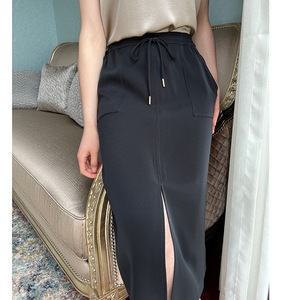 半身裙侧面开叉