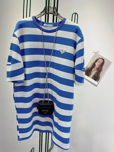 彬彬家夏季三角logo泡泡袖廓形条纹t恤连衣裙搭配包包中长款短袖