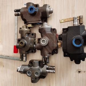 农用车自卸翻斗分配器液压开关分配阀油缸升降开关单向分配器包邮