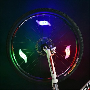 自行车配件灯发光七彩灯儿童自行车闪灯自行车轮胎装饰风火轮通用