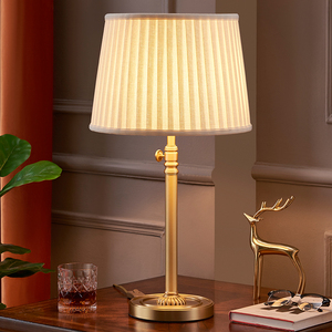 全铜卧室台灯现代简约轻奢北欧温馨美式客厅书房创意欧式装饰灯具