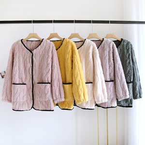 法兰绒单件上衣女士外套秋冬季新款纯色可外穿家居服加绒圆领开衫