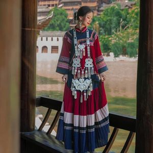 服饰练习大凉山写真新款红色服古典舞风旅彝族服装彝族民族服拍女