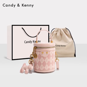 官网Candy&Kenny时尚菱格水桶包女2023新款小众设计高级感圆筒包