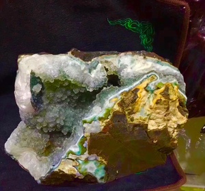 软糖晶洞奇石推荐天然乌拉圭绿水晶洞聚宝盆原石摆件