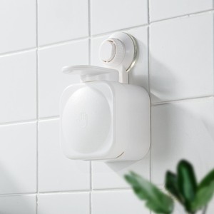 浴室家用壁挂式手动皂液盒创意吸盘给皂器挂壁式免打孔塑料皂液器