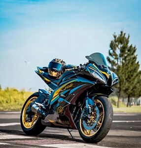 宝马重机车跑车s1000rr