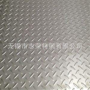 无锡镀锌花纹钢板 厚度1.8-12mm 确保锌层不掉。