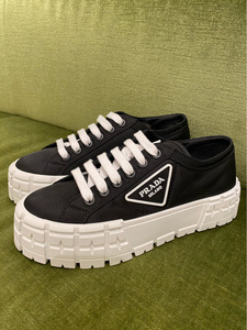 代购prada/普拉达早春新款尼龙厚底运动饼干鞋系带休闲鞋老爹鞋女