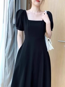 黑色连衣裙2024新款女春秋季爆款高级感小个子高腰法式中长款裙子