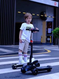 电动式宝宝可充电滑板车小学生三轮平板儿童自动代步车亲子热销榜