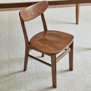北欧餐椅实木椅子现代简约深胡桃色餐厅休闲白蜡木单人书桌薯片椅