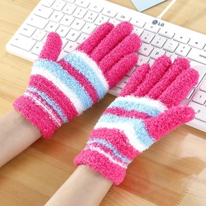 韩版手套冬季保暖珊瑚绒糖果色毛绒五指学生办公手套可爱学生保暖