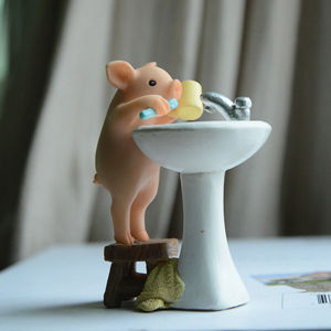 可爱小猪摆件猪年七夕节生日礼物读书动物树脂装饰精致送男生女生