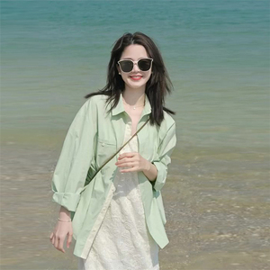 法式绿色防晒衬衫女夏季2024新款薄款小个子外搭开衫衬衣长袖上衣