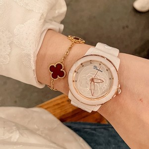 网红爆款手表百搭新款韩版陶瓷表带女表潮流时尚女士防水手表